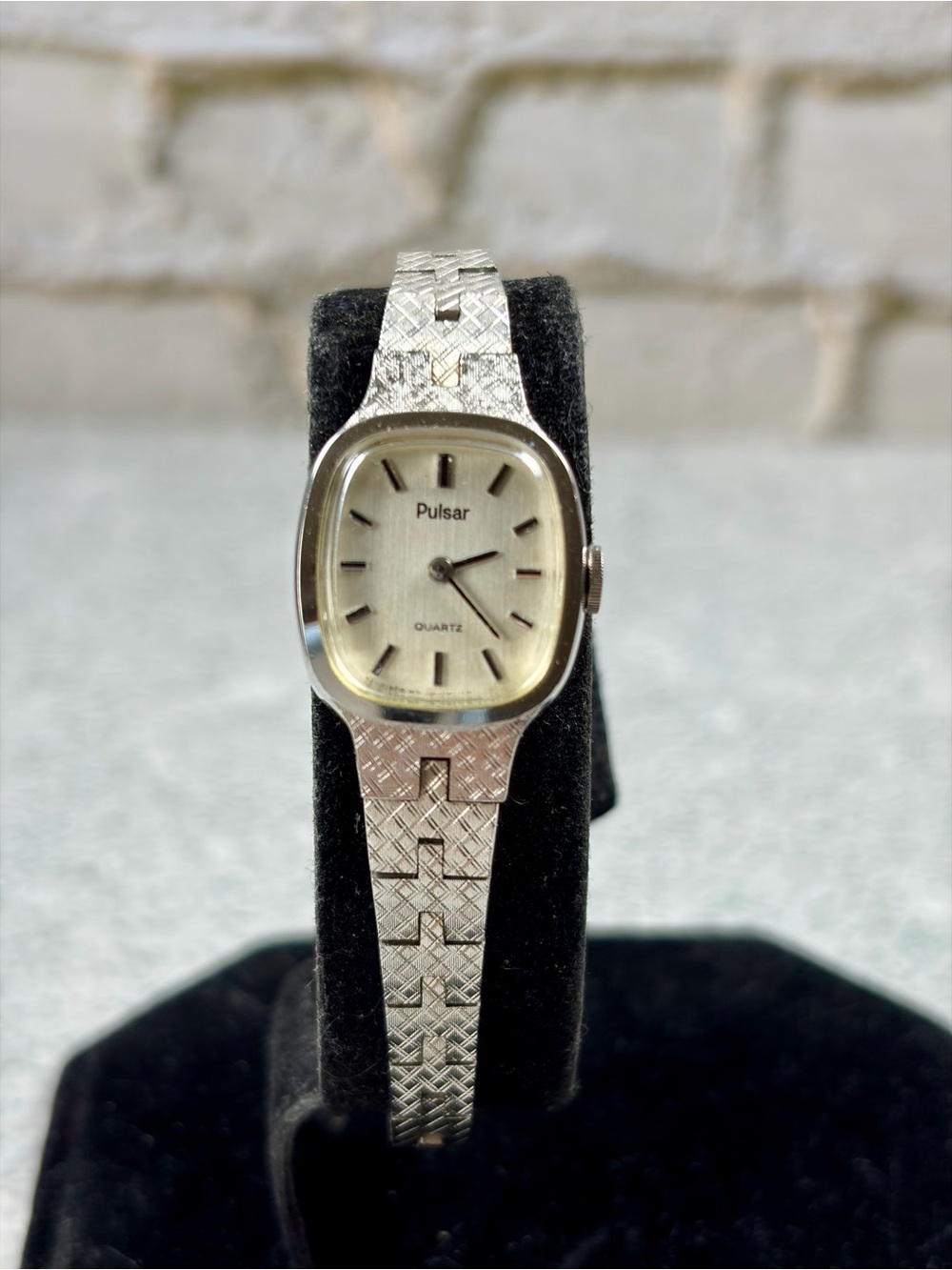 Pulsar Women’s Quartz Watch Silver Tone Textured Bracelet 17mm New Battery